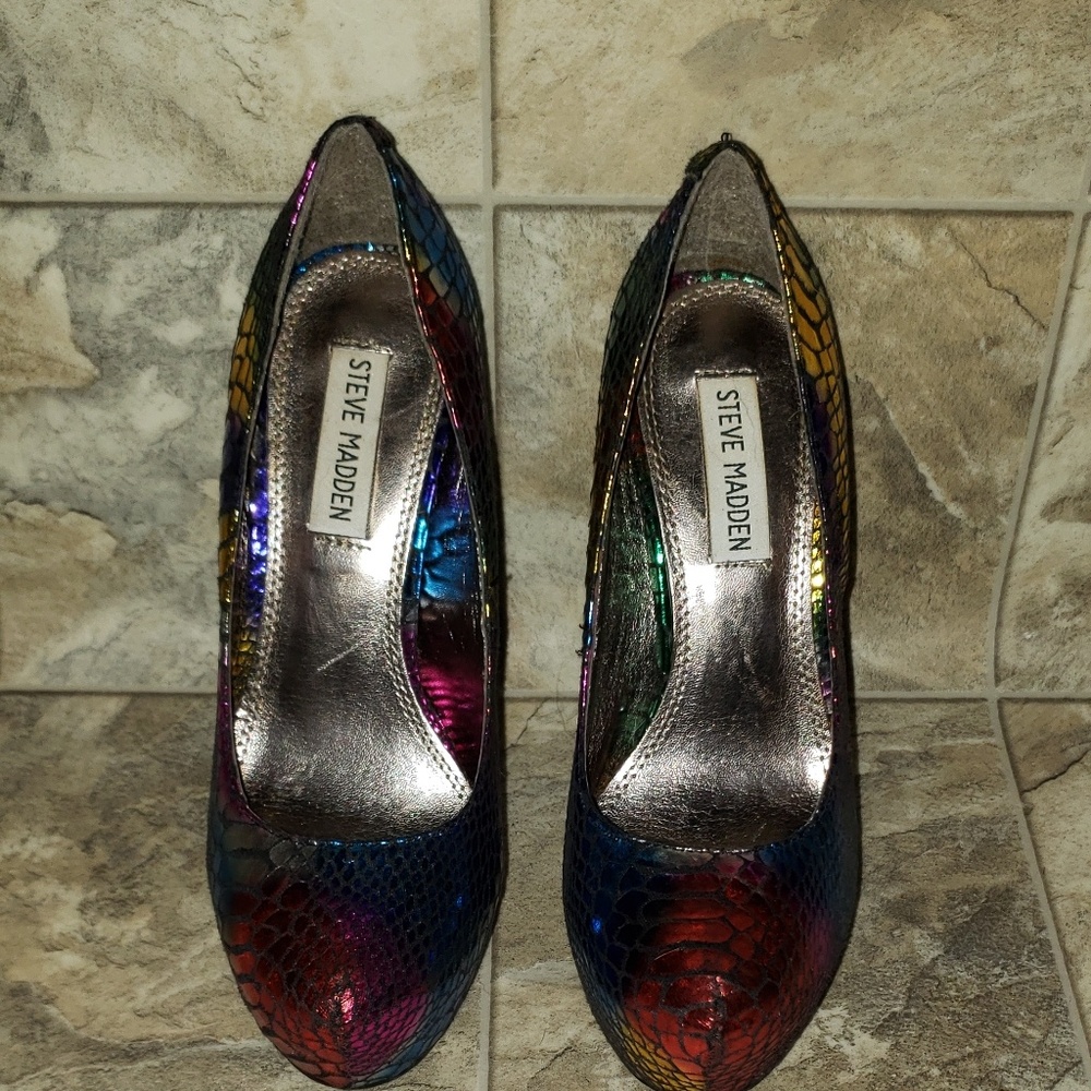 Heels - Picture 2 of 2